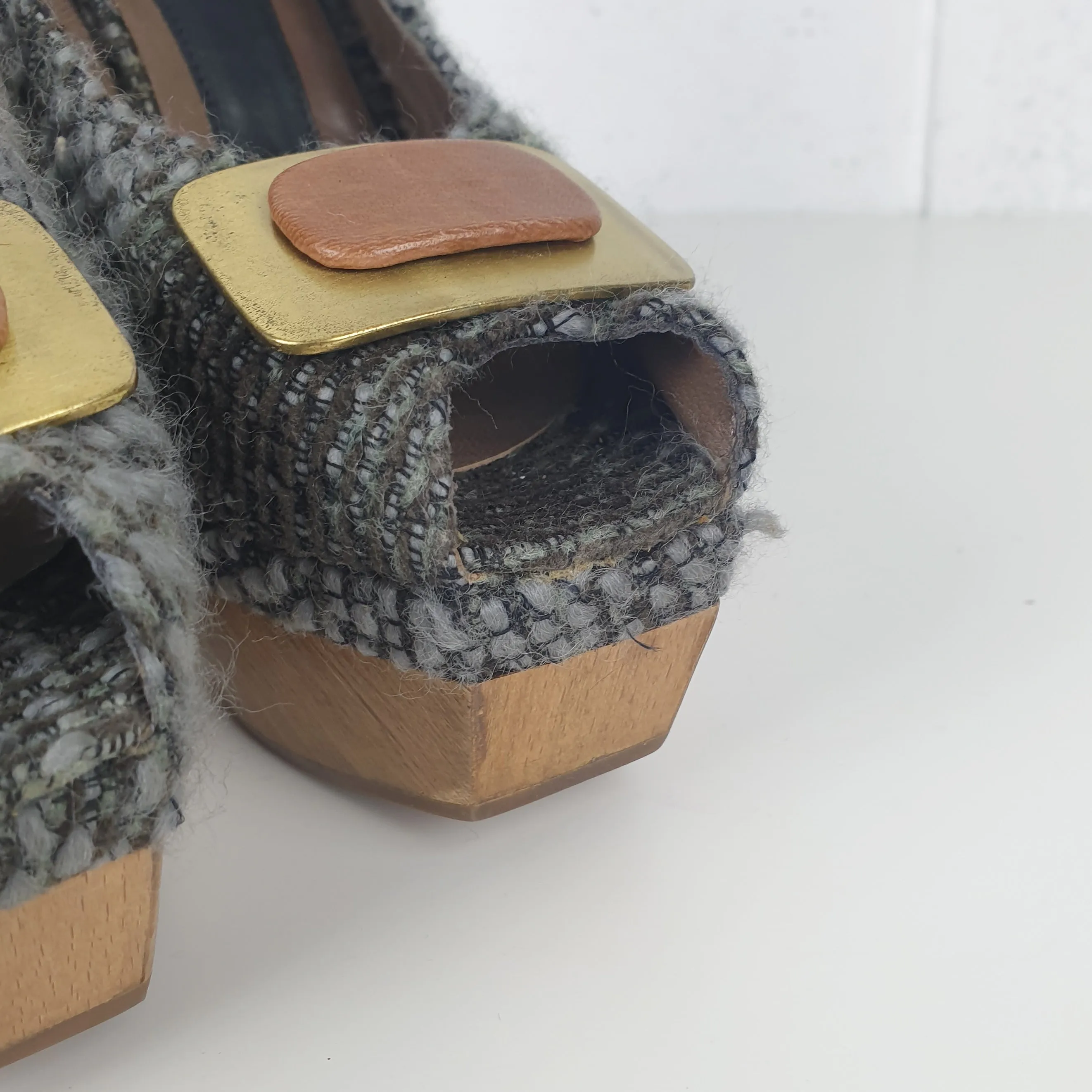 Scarpe Marni in lana con tacco in legno